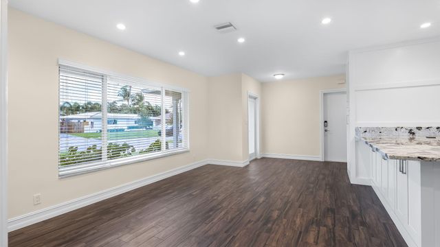 1041 SW 4th Street, Boca Raton, FL 33486