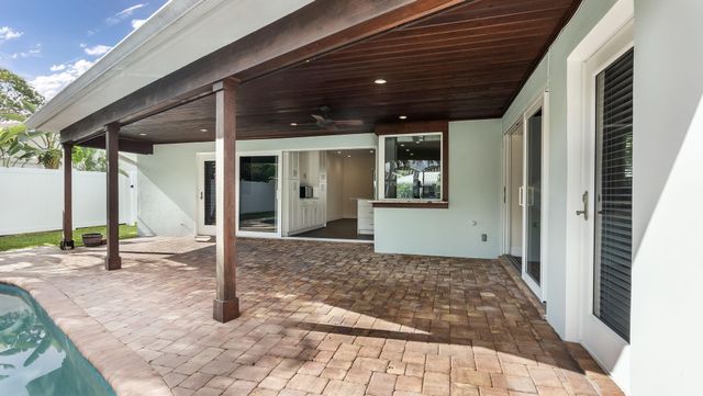 1041 SW 4th Street, Boca Raton, FL 33486