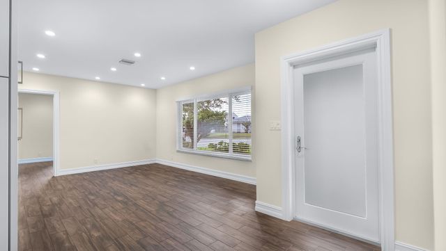 1041 SW 4th Street, Boca Raton, FL 33486