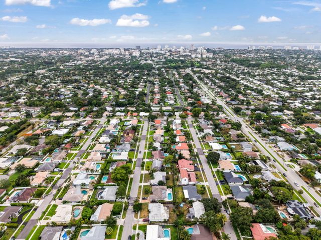 1041 SW 4th Street, Boca Raton, FL 33486