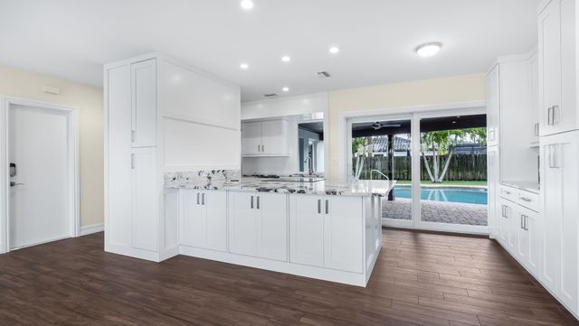 1041 SW 4th Street, Boca Raton, FL 33486