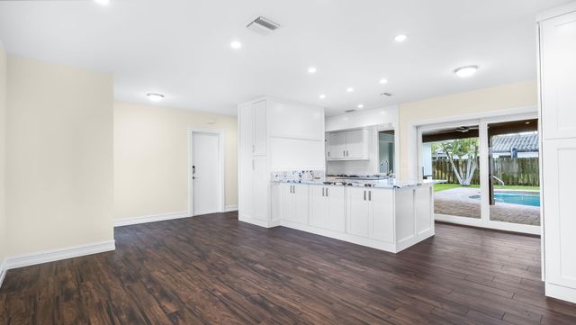 1041 SW 4th Street, Boca Raton, FL 33486