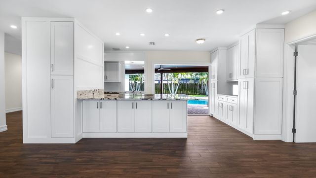 1041 SW 4th Street, Boca Raton, FL 33486