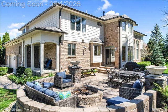 3177 Saint James Court, Oakland Charter Township, MI 48306