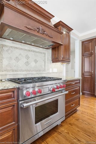 3177 Saint James Court, Oakland Charter Township, MI 48306