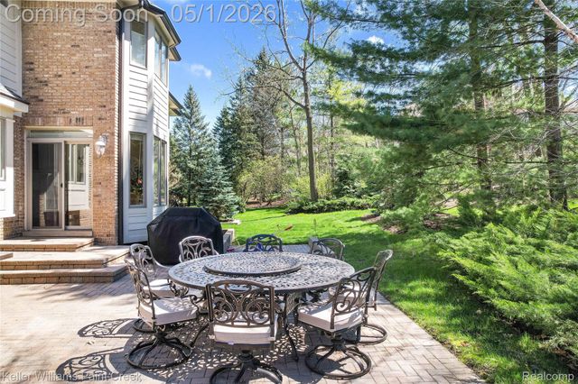 3177 Saint James Court, Oakland Charter Township, MI 48306