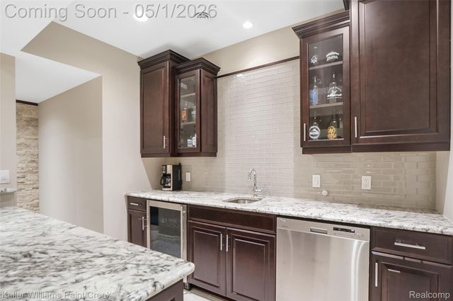 3177 Saint James Court, Oakland Charter Township, MI 48306