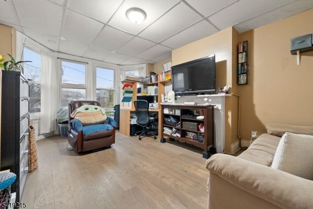 21 Olive St, Paterson City, NJ 07501