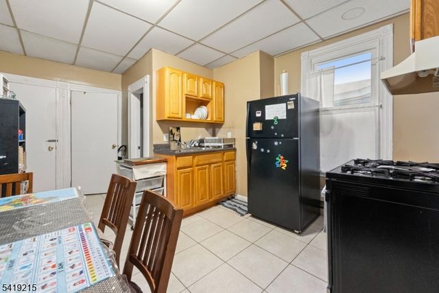 21 Olive St, Paterson City, NJ 07501