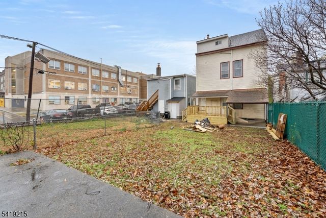21 Olive St, Paterson City, NJ 07501
