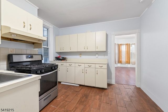 21 Olive St, Paterson City, NJ 07501