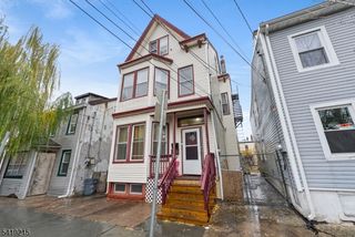 21 Olive St, Paterson City, NJ 07501