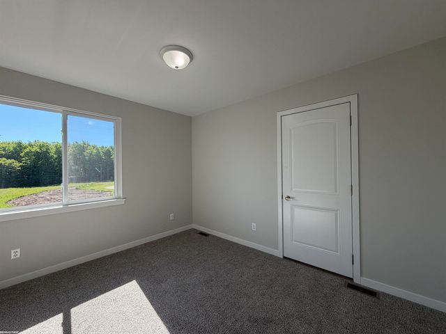 30343 Weathervane Woods Drive, New Haven, MI 48048