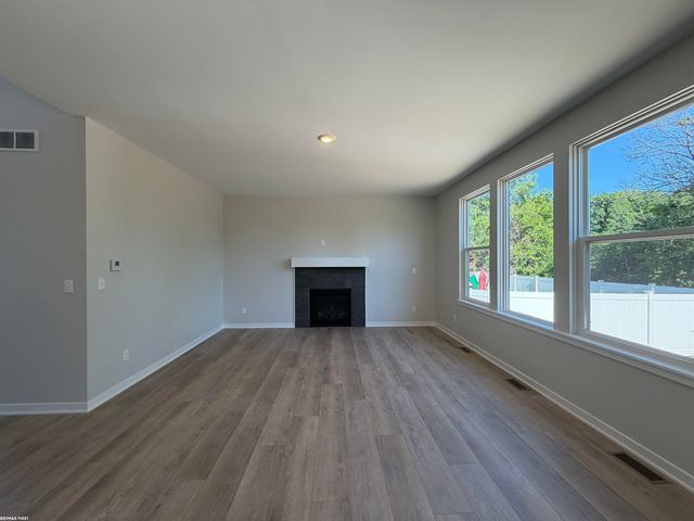 30343 Weathervane Woods Drive, New Haven, MI 48048