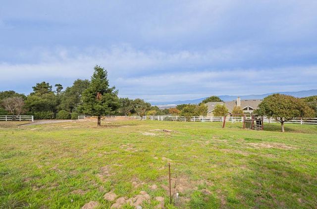 310 Mesa Road, Salinas, CA 93908