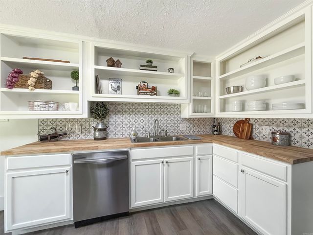 1800 SEVENTH Street, Hot Springs, AR 71913