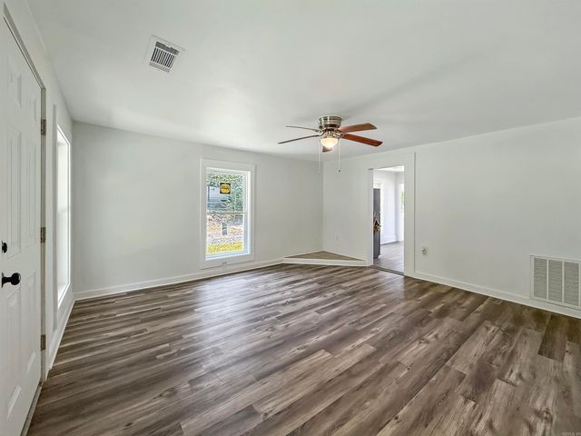 1800 SEVENTH Street, Hot Springs, AR 71913