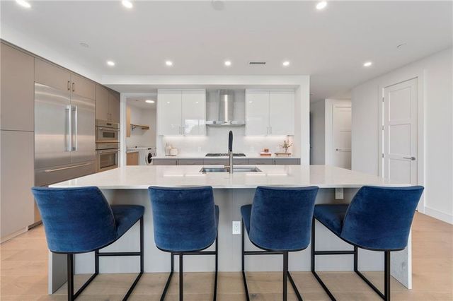 2425 Peachtree Road NE 511, Atlanta, GA 30305