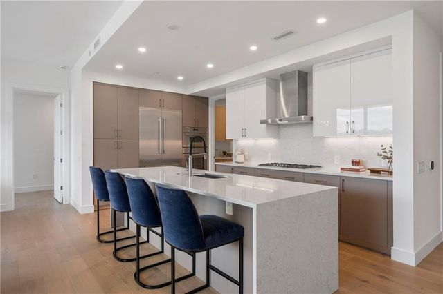 2425 Peachtree Road NE 511, Atlanta, GA 30305