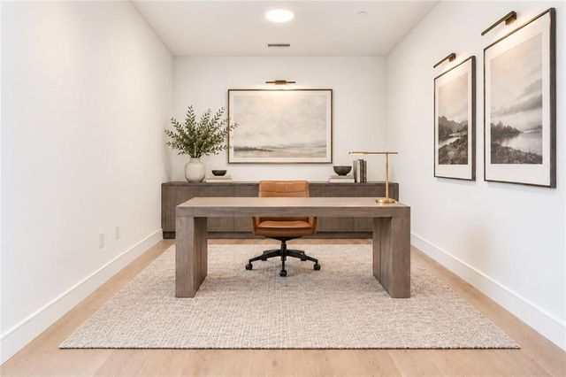 2425 Peachtree Road NE 511, Atlanta, GA 30305