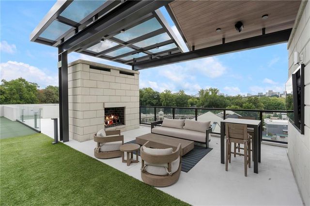 2425 Peachtree Road NE 511, Atlanta, GA 30305