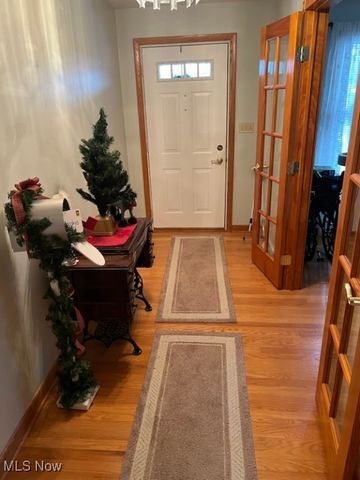 172 lake shore Drive 172, Struthers, OH 44471