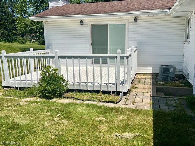 172 Lake Shore Drive, Struthers, OH 44471