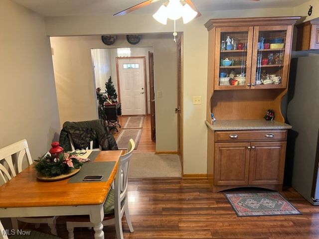 172 lake shore Drive 172, Struthers, OH 44471