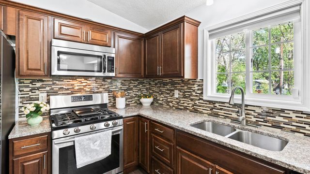 11610 Louisiana Avenue N, Champlin, MN 55316