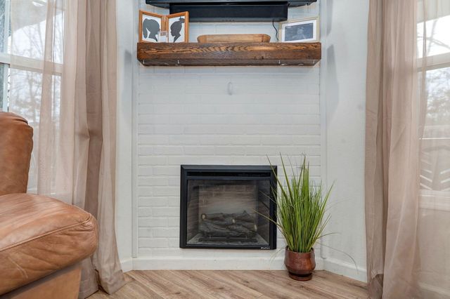 79 Crystal Lane, Galena, MO 65656