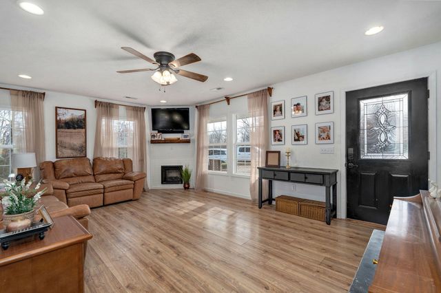 79 Crystal Lane, Galena, MO 65656