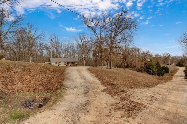 79 Crystal Lane, Galena, MO 65656