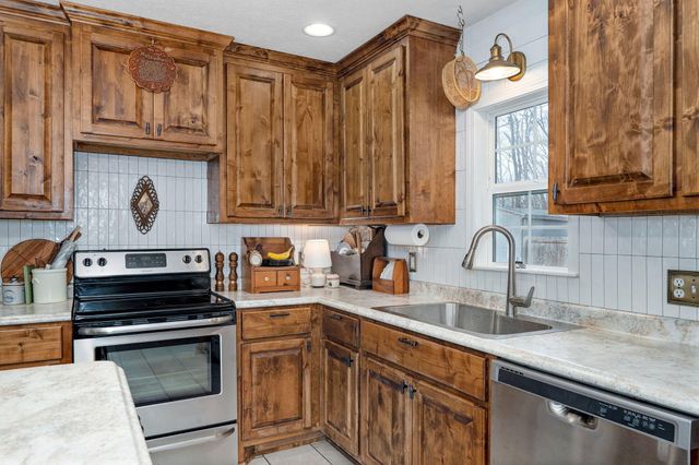 79 Crystal Lane, Galena, MO 65656