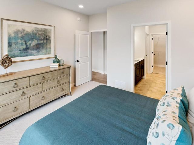 17305 Hamburg Avenue, Lakeville, MN 55044