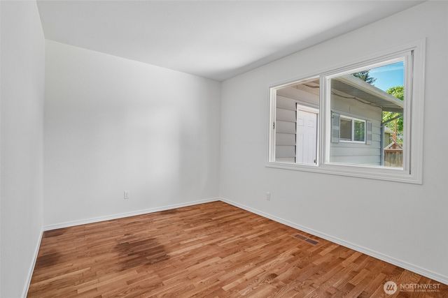 26307 20th Avenue S, Des Moines, WA 98198