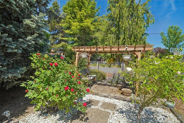 26307 20th Avenue S, Des Moines, WA 98198