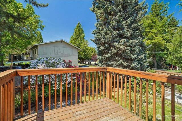 26307 20th Avenue S, Des Moines, WA 98198