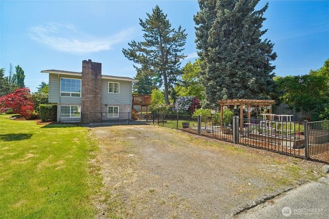 26307 20th Avenue S, Des Moines, WA 98198