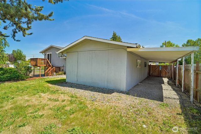 26307 20th Avenue S, Des Moines, WA 98198