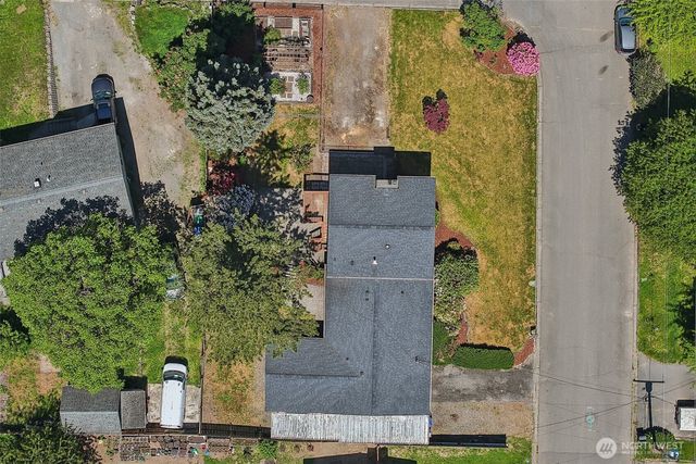 26307 20th Avenue S, Des Moines, WA 98198