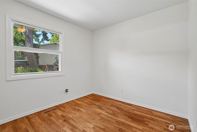 26307 20th Avenue S, Des Moines, WA 98198