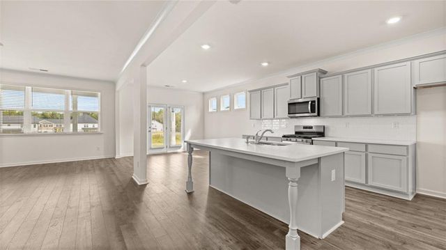 211 Sandy Oak Drive, Loganville, GA 30052