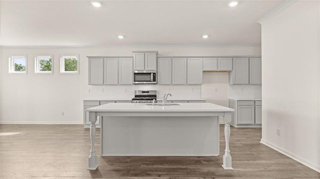 211 Sandy Oak Drive, Loganville, GA 30052