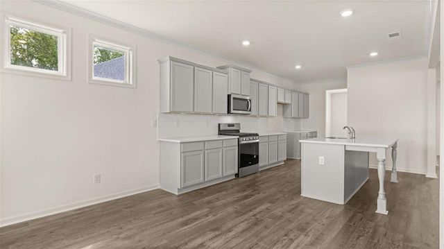 211 Sandy Oak Drive, Loganville, GA 30052