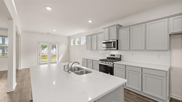 211 Sandy Oak Drive, Loganville, GA 30052