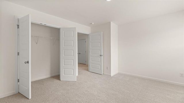 211 Sandy Oak Drive, Loganville, GA 30052