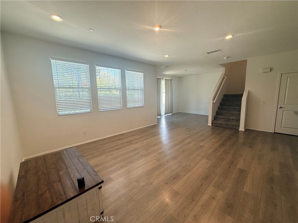 Image 4 of property listing at 2311 S Via Promenade 73, Ontario, CA 91762