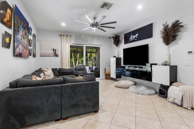 7877 Patriot Street, Lake Worth, FL 33463