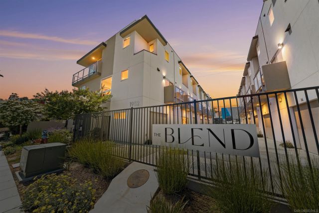 1952 Hornblend 6, San Diego, CA 92109