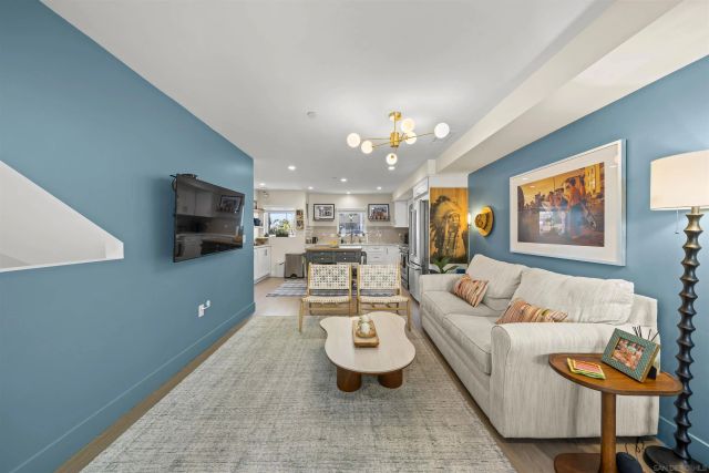 1952 Hornblend 6, San Diego, CA 92109